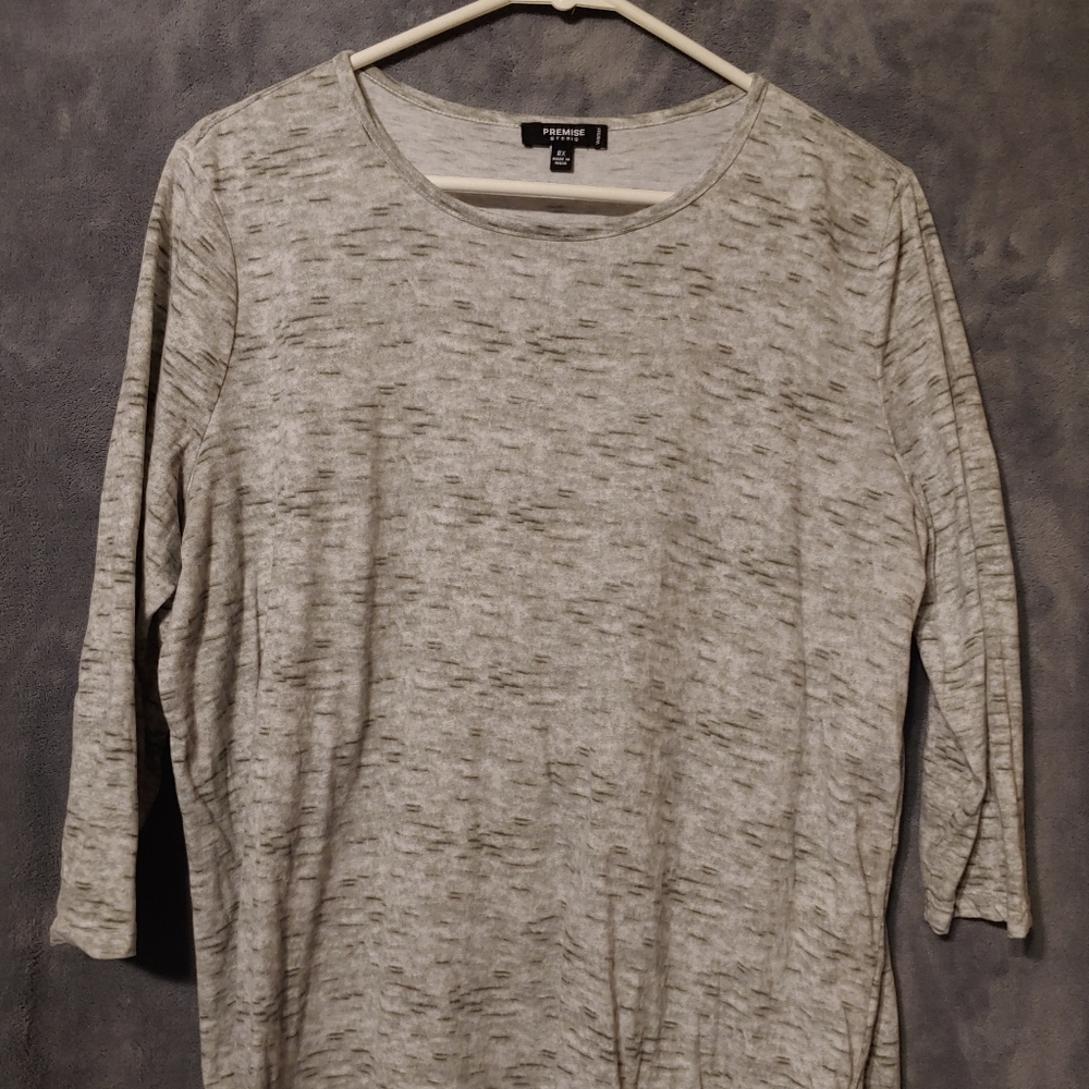 3/4 sleeve grey shirt